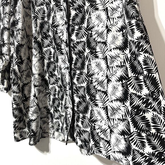 Catherines Women’s Blouse Size 4X 30 32 W Roll Tab Sleeve Button Front Shirt - Picture 4 of 7